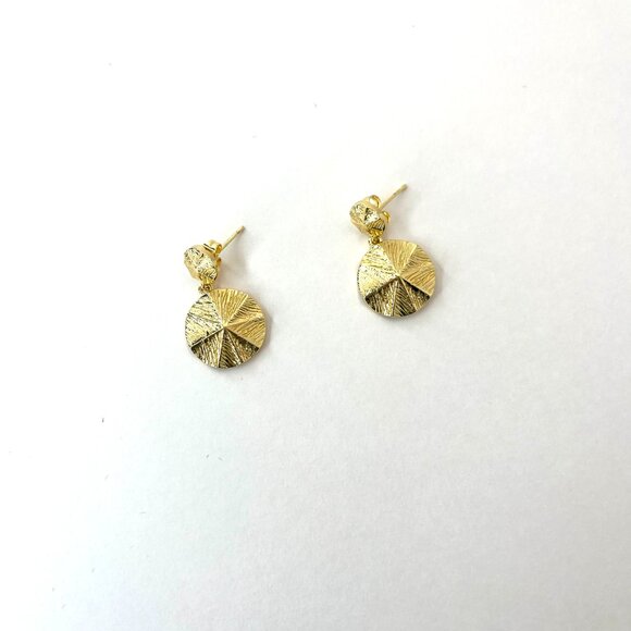 Gold Dangle Drop earrings Office Casual Minimalist Modern Leafy 1 inch - Picture 7 of 7